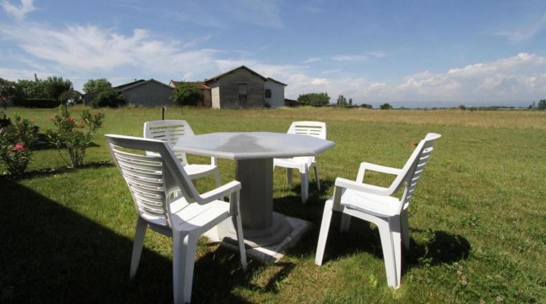 Les Gites Des Noyerettes Besayes Buitenkant foto