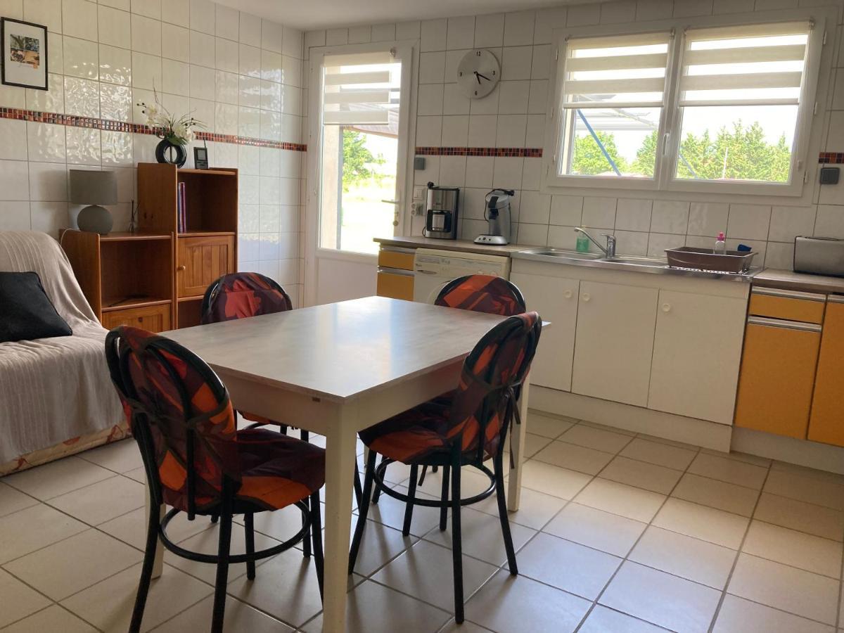 Les Gites Des Noyerettes Besayes Buitenkant foto